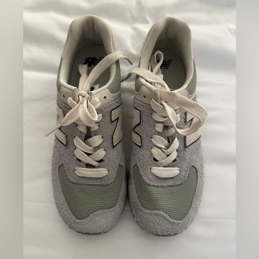 New Balance Women’s 574 - Size 9